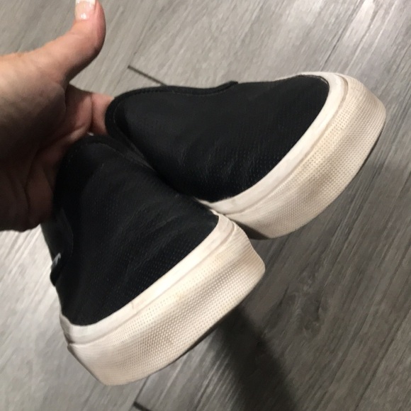 VANS PERFECT BLACK LEATHER SLIP-ON SNEAKERS size 6 women’s size 4.5 men’s - Picture 3 of 9